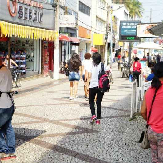 Procon de Caraguatatuba dá dicas para compra de presentes do Dia das Crianças