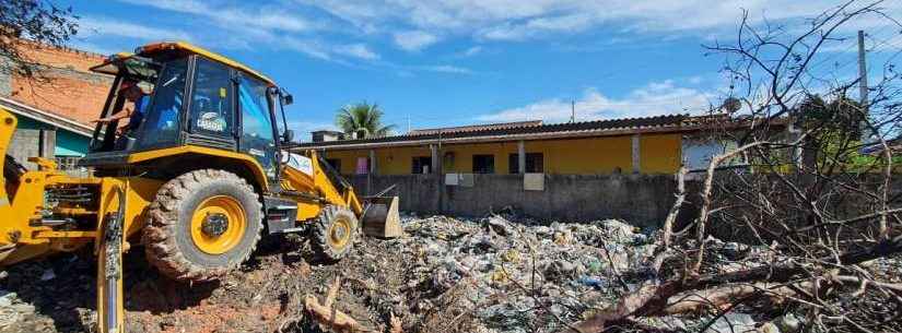 CCZ e Sesep retiram quase 15 toneladas de lixo de antigo depósito de reciclagem no Perequê-Mirim