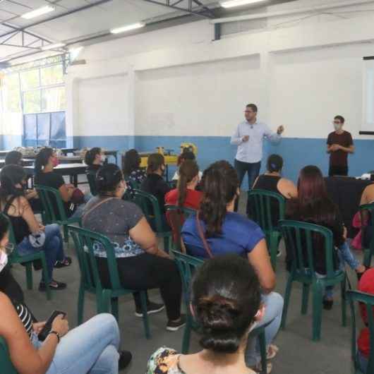 Prefeitura de Caraguatatuba recepciona aprovados do Programa Bolsa Trabalho