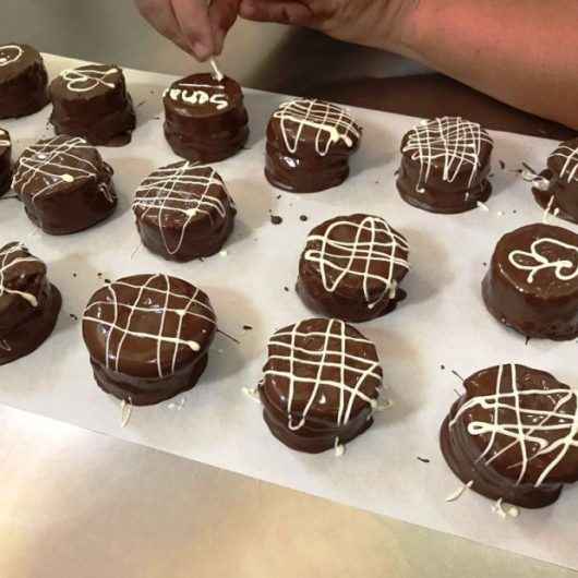 Pão de mel, bolo e cookie são alguns itens ensinados no curso de Produtos de Confeitaria para Cafeterias