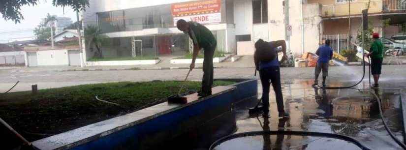 Prefeitura de Caraguatatuba realiza lavagem de praças públicas