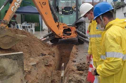 Prefeito de Caraguatatuba visita obras de coleta e tratamento de esgoto no Rio do Ouro Prefeito de Caraguatatuba visita obras de coleta e tratamento de esgoto no Rio do Ouro