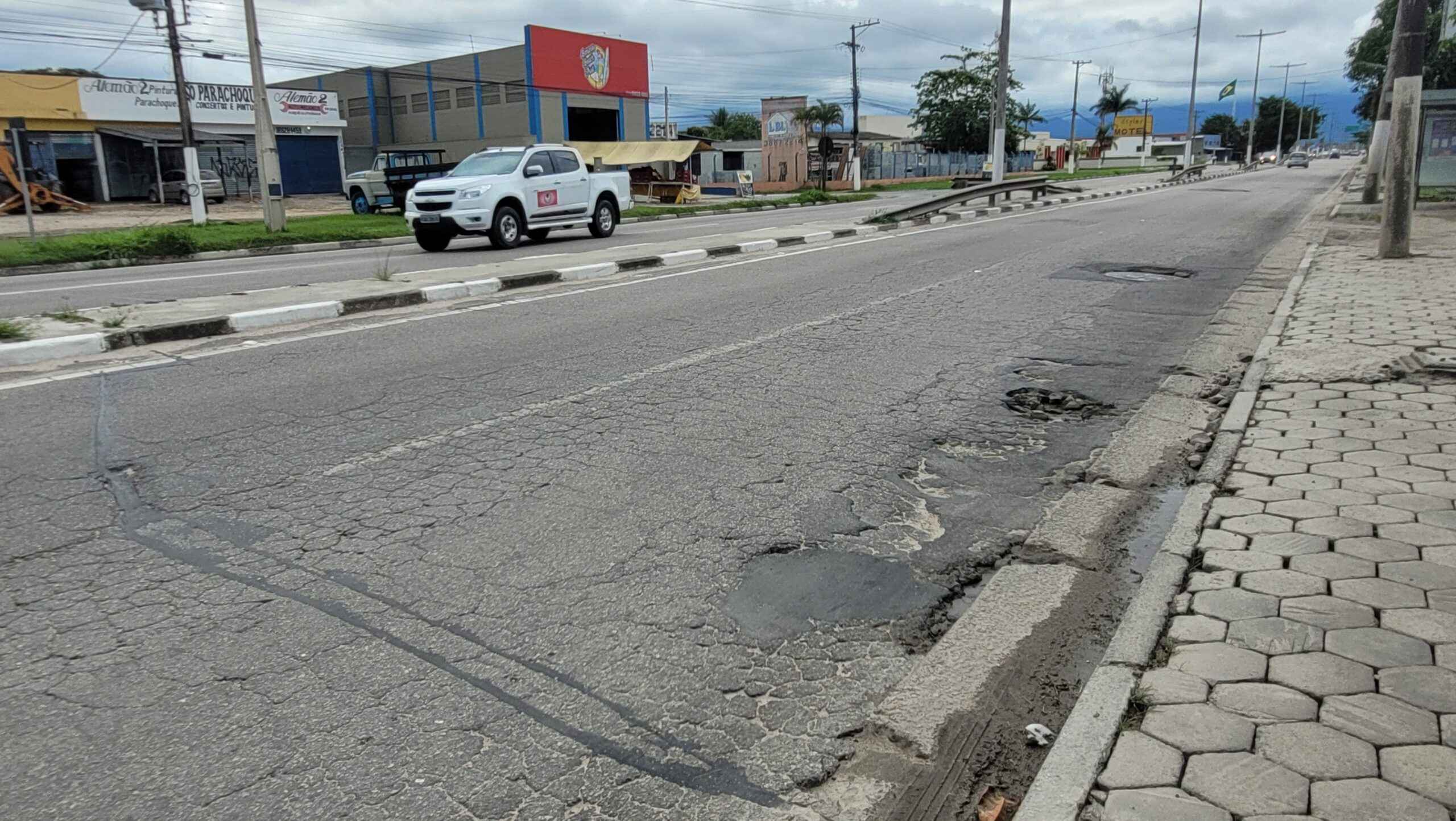 Prefeitura de Caraguatatuba envia ao Estado relatório de buracos e pede recapeamento da Rodovia SP-55