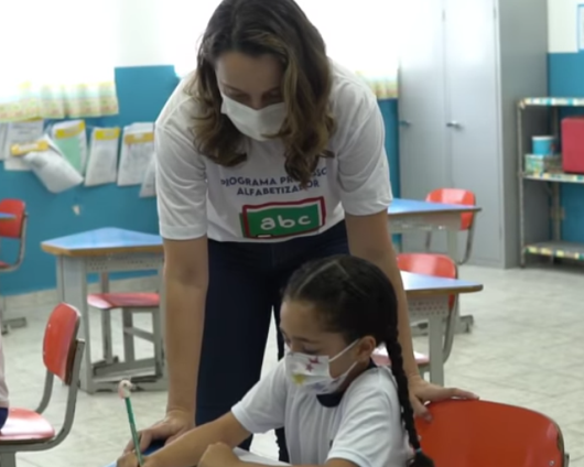 Em comemoração ao Dia dos Professores, Caraguatatuba transmite live musical nesta sexta (15)