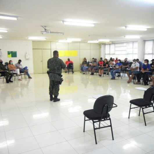 Pescadores artesanais de Caraguatatuba participam de palestra sobre legislação pesqueira