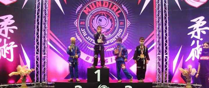 Atleta de Caraguatatuba de 7 anos é campeão mundial de Jiu Jitsu