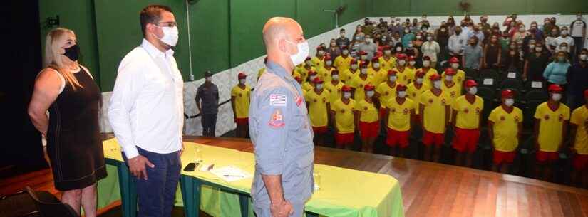 Prefeito de Caraguatatuba participa da formatura dos Guardas-Vidas Temporários