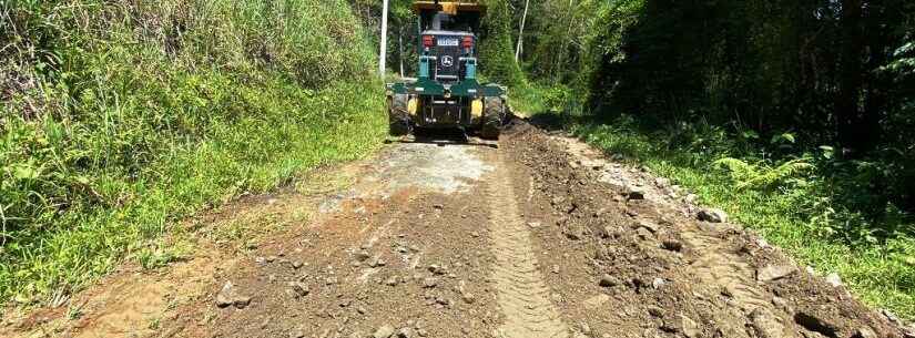 Estrada do Poço da Anta recebe nivelamento e limpeza