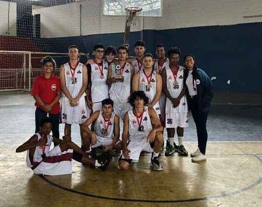 Equipe de basquete de Caraguatatuba fica em terceiro lugar na Liga Paulista