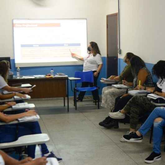 Cursos do Fundo Social de Caraguatatuba qualificam alunos na área administrativa