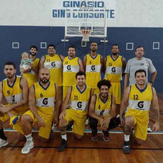 Equipe de basquete de Caraguatatuba arrasa em partida do Metropolitano contra Campos do Jordão