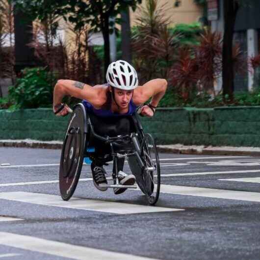 Atleta de Caraguatatuba vence São Silvestre 2021 na Cadeira de Rodas Esportiva