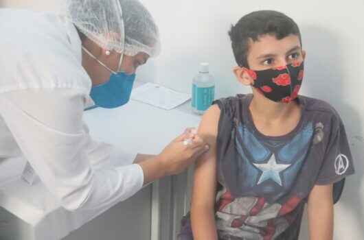 Vacinação contra Covid-19 para crianças, de 9 e 10 anos, sem comorbidades ou deficiência será iniciada na segunda (24) Vacinação contra Covid-19 para crianças, de 9 e 10 anos, sem comorbidades ou deficiência será iniciada na segunda (24)