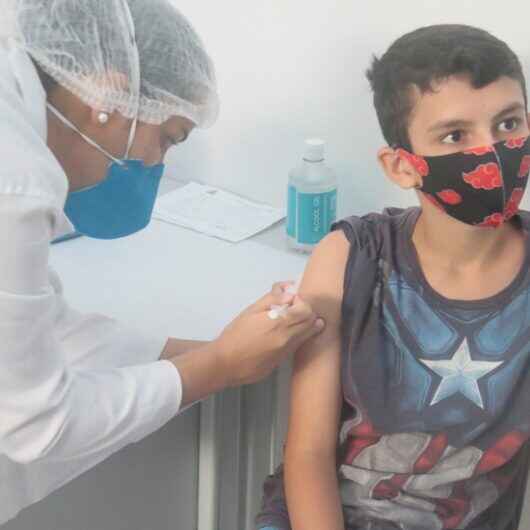 Aplicação da segunda dose contra Covid-19 para crianças tem início em Caraguatatuba