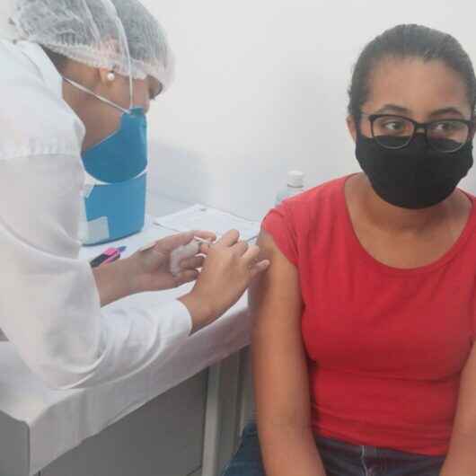 Prefeitura de Caraguatatuba amplia locais e crianças acima de 6 anos podem ser vacinadas contra Covid a partir de 5ª