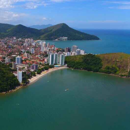 Prefeitura inicia obras de revitalização da trilha de acesso e do farol do Morro da Prainha