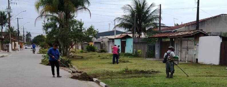 Prefeitura realiza manutenção no bairro Golfinhos e retira 105 toneladas de resíduos das vias públicas