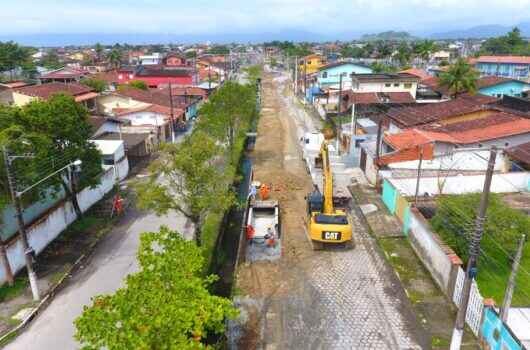 Prefeitura retoma obras na Avenida Brasília e inclui outros trechos no projeto de drenagem Prefeitura retoma obras na Avenida Brasília e inclui outros trechos no projeto de drenagem