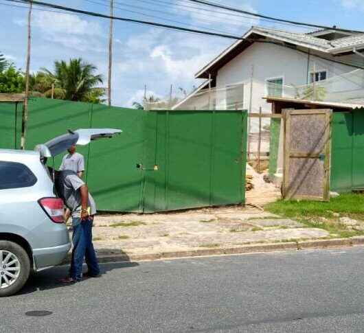 Prefeitura de Caraguatatuba flagra desrespeito a embargo um dia após embargar obra no Tabatinga