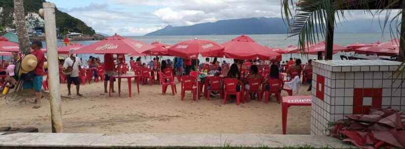 Prefeitura de Caraguatatuba notifica quiosques para redução de mesas e garantia de acesso às praias