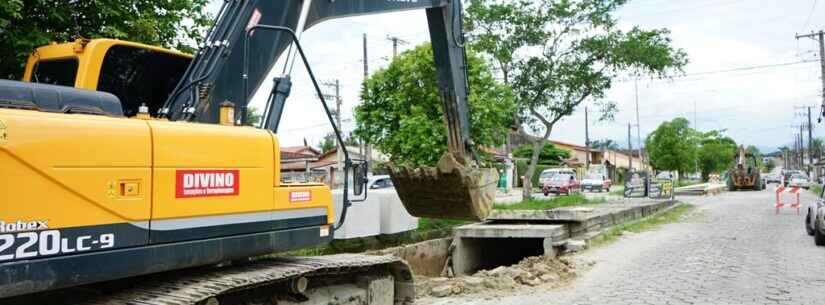 Caraguatatuba continua com obras de recapeamento e drenagem em ruas das regiões sul e central