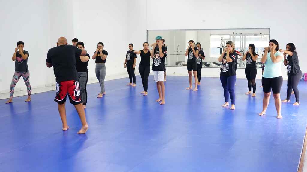 Aula de Defesa Pessoal Feminina de Krav Maga recebe cerca de 20 mulheres em  Caraguatatuba – Prefeitura de Caraguatatuba