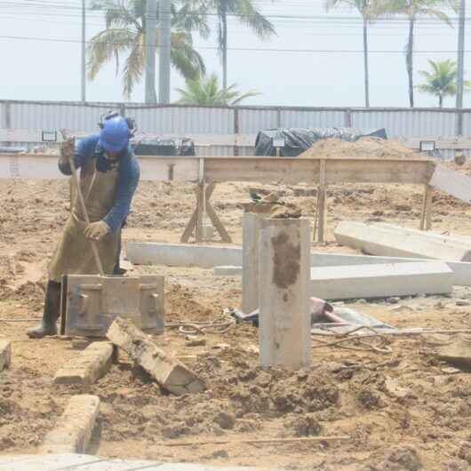 Construção civil em Caraguatatuba mantém crescimento e aprovação de projetos aumenta 17% em fevereiro