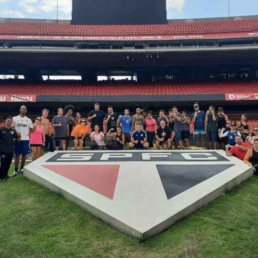 10 atletas de boxe de Caraguatatuba participam de intercâmbio no estádio do São Paulo Futebol Clube