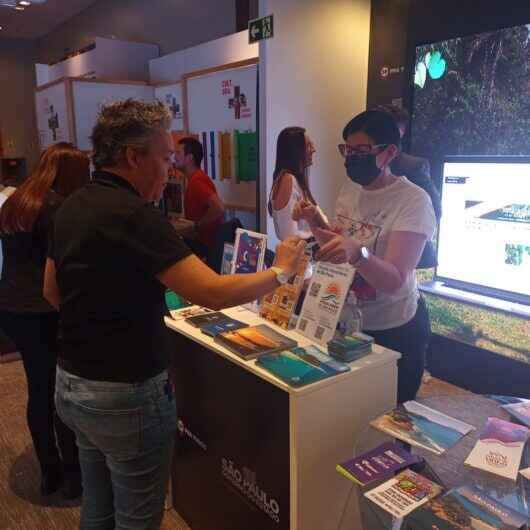 Prefeitura apresenta atrativos de Caraguatatuba em feira de turismo no Rio Grande do Sul