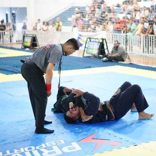 Copa Caiçara de Jiu Jitsu recebe 500 atletas em um dia de competição em Caraguatatuba