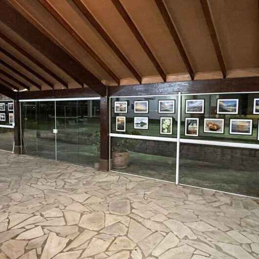 Secretaria de Turismo de Caraguatatuba abriga exposição fotográfica ‘Natureza Divina’