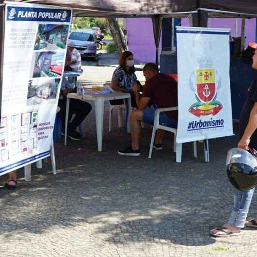 Prefeitura de Caraguatatuba atende mais de 60 pessoas com Urbanismo Itinerante no Travessão