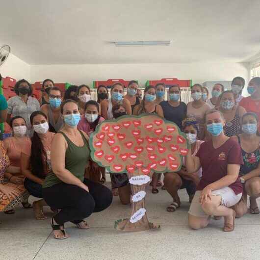 Secretaria de Administração faz acolhimento em escola de Caraguá após falecimento de coordenadora