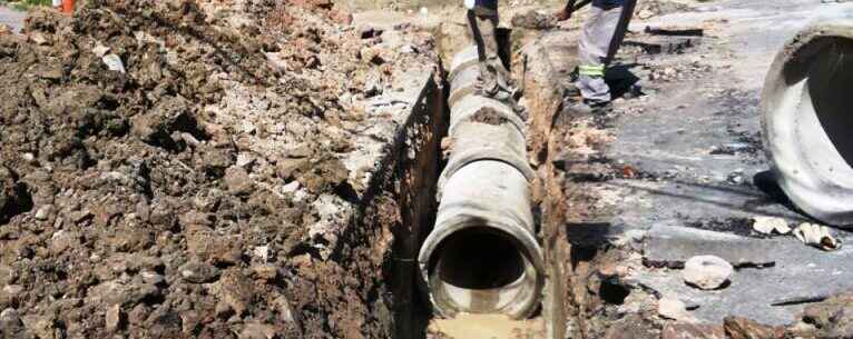 Prefeitura melhora drenagem de águas pluviais no bairro Casa Branca