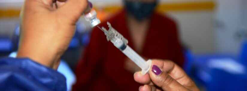 Caraguatatuba inicia aplicação da 4ª dose da vacina contra Covid-19 em idosos acima de 80 anos Caraguatatuba inicia aplicação da 4ª dose da vacina contra Covid-19 em idosos acima de 80 anos