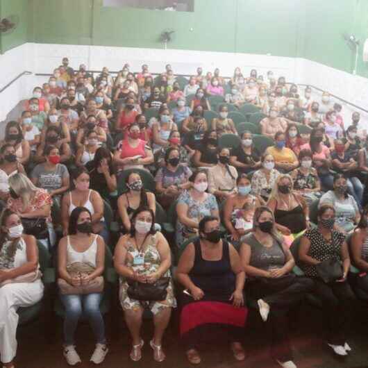 Prefeito de Caraguatatuba recepciona 160 aprovados do Programa Bolsa Trabalho