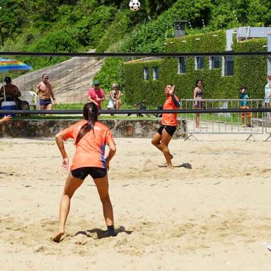 Futevôlei e Torneios de Aniversários da Cidade são atrações no fim de semana em Caraguatatuba