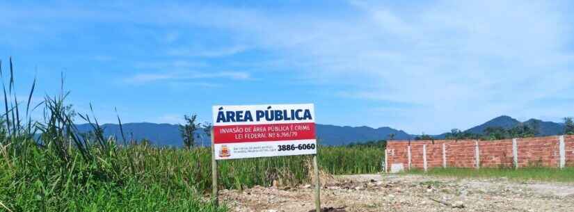Prefeitura de Caraguatatuba retoma área pública invadida no bairro Golfinhos