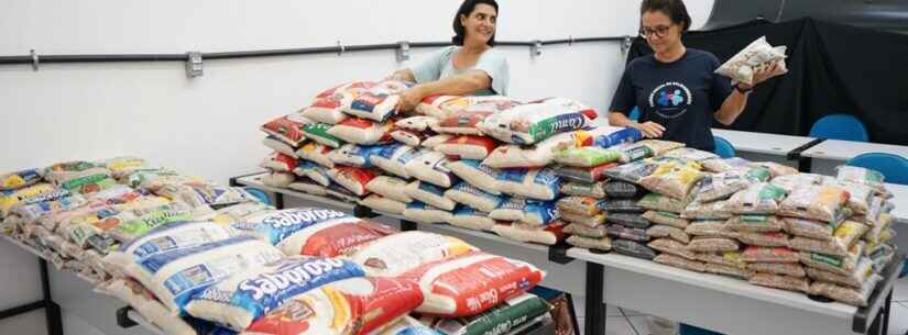 Fundo Social de Caraguatatuba repassa mais de 2 toneladas de alimentos para instituições sociais