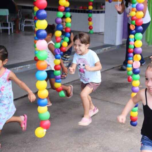 Centro de Educação Infantil desenvolve espaços sensoriais em Caraguatatuba