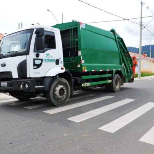 Prefeitura de Caraguatatuba firma novo contrato para coleta de lixo por um ano