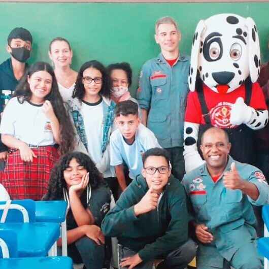 Projeto Bombeiro Educador forma primeira turma de 2022 em escola de Caraguatatuba