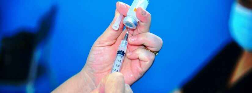 Caraguatatuba aplica 4ª dose de vacina contra Covid-19 em maiores de 40 anos e 5ª dose em imunossuprimidos maiores de 50