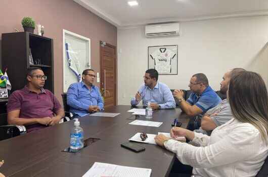 Prefeitura de Caraguatatuba se reúne com sindicato e propõe fim da greve do transporte público