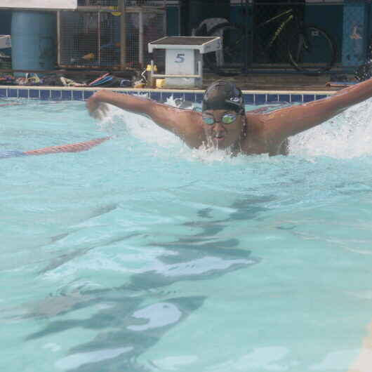 Jovem nadador de Caraguatatuba representa cidade no Campeonato Brasileiro de Natação