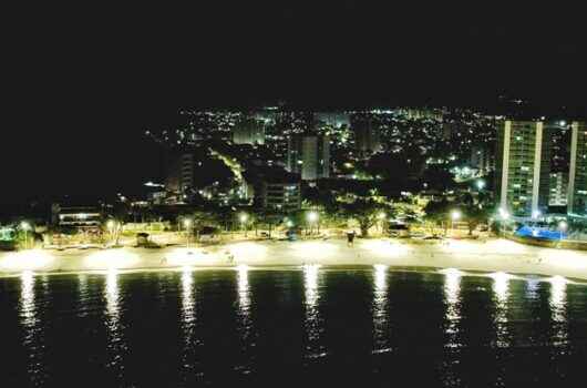 Prefeito de Caraguatatuba entrega iluminação de led da orla da Prainha Prefeito de Caraguatatuba entrega iluminação de led da orla da Prainha
