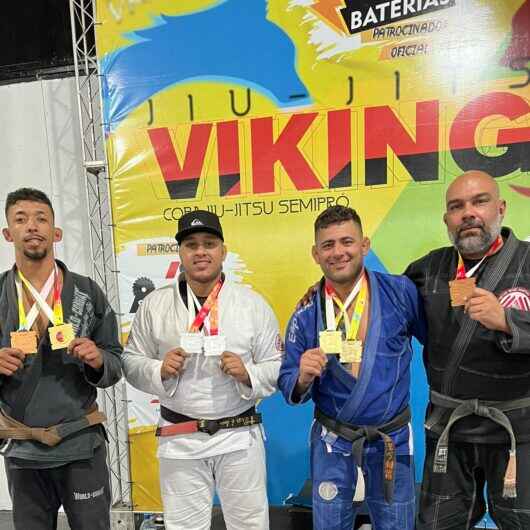 Atletas de Caraguatatuba conquistam oito medalhas em campeonato de Jiu Jitsu em Itaquaquecetuba