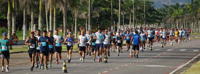 #PraCegoVer: Atletas correm na 1ª etapa do Circuito de Corrida de Rua de Caraguatatuba (Foto: Claudio Gomes/PMC)