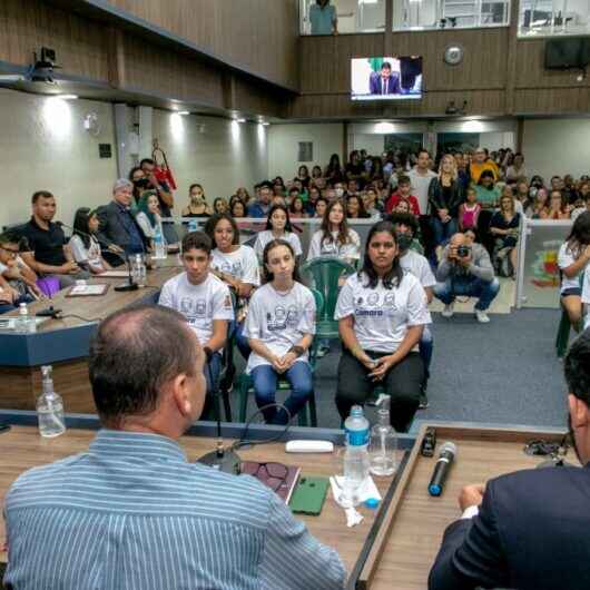 Alunos de Caraguatatuba tomam posse na 4ª edição da Câmara Jovem