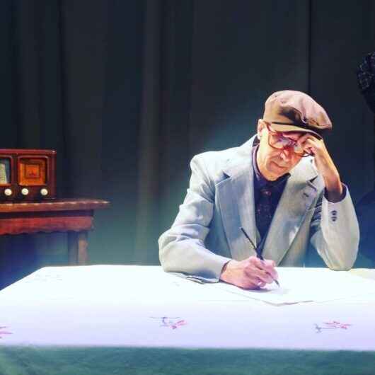 Teatro Mario Covas recebe espetáculo ‘Chico Xavier - Além da Alegria’